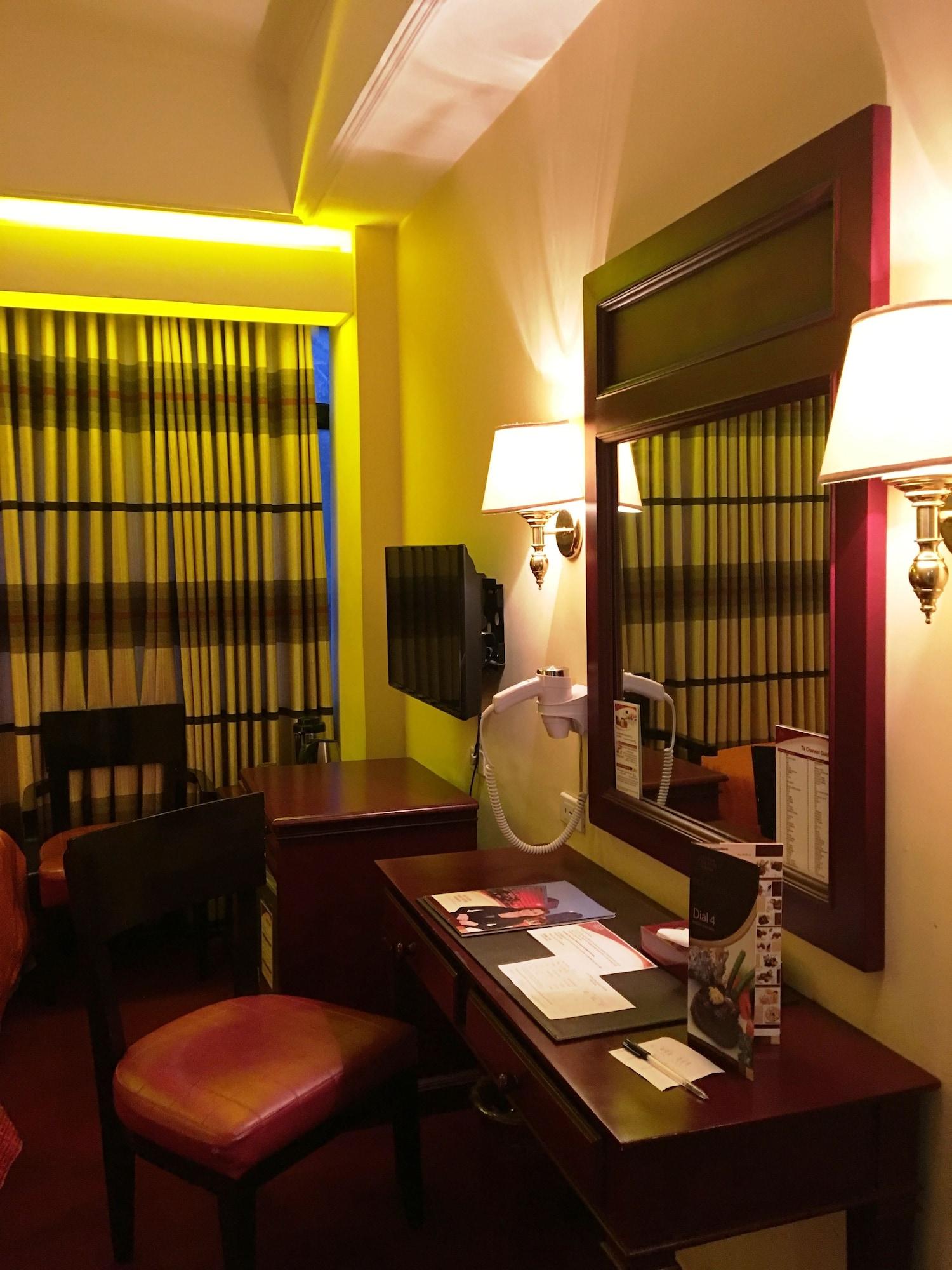 Bayview Park Hotel Манила Екстериор снимка