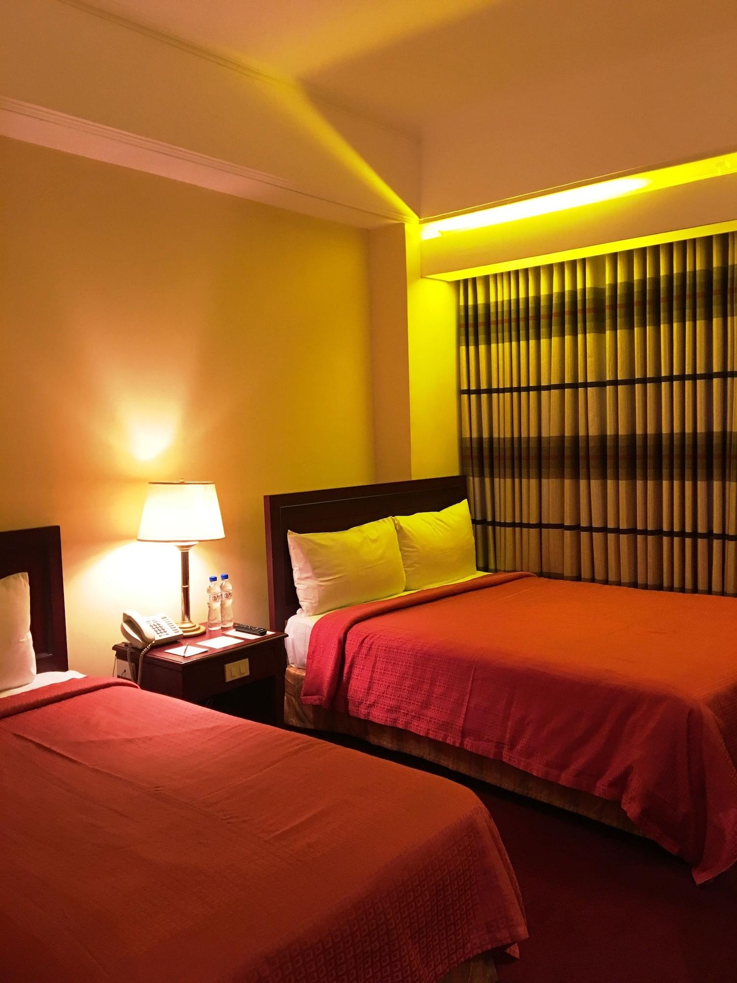 Bayview Park Hotel Манила Екстериор снимка