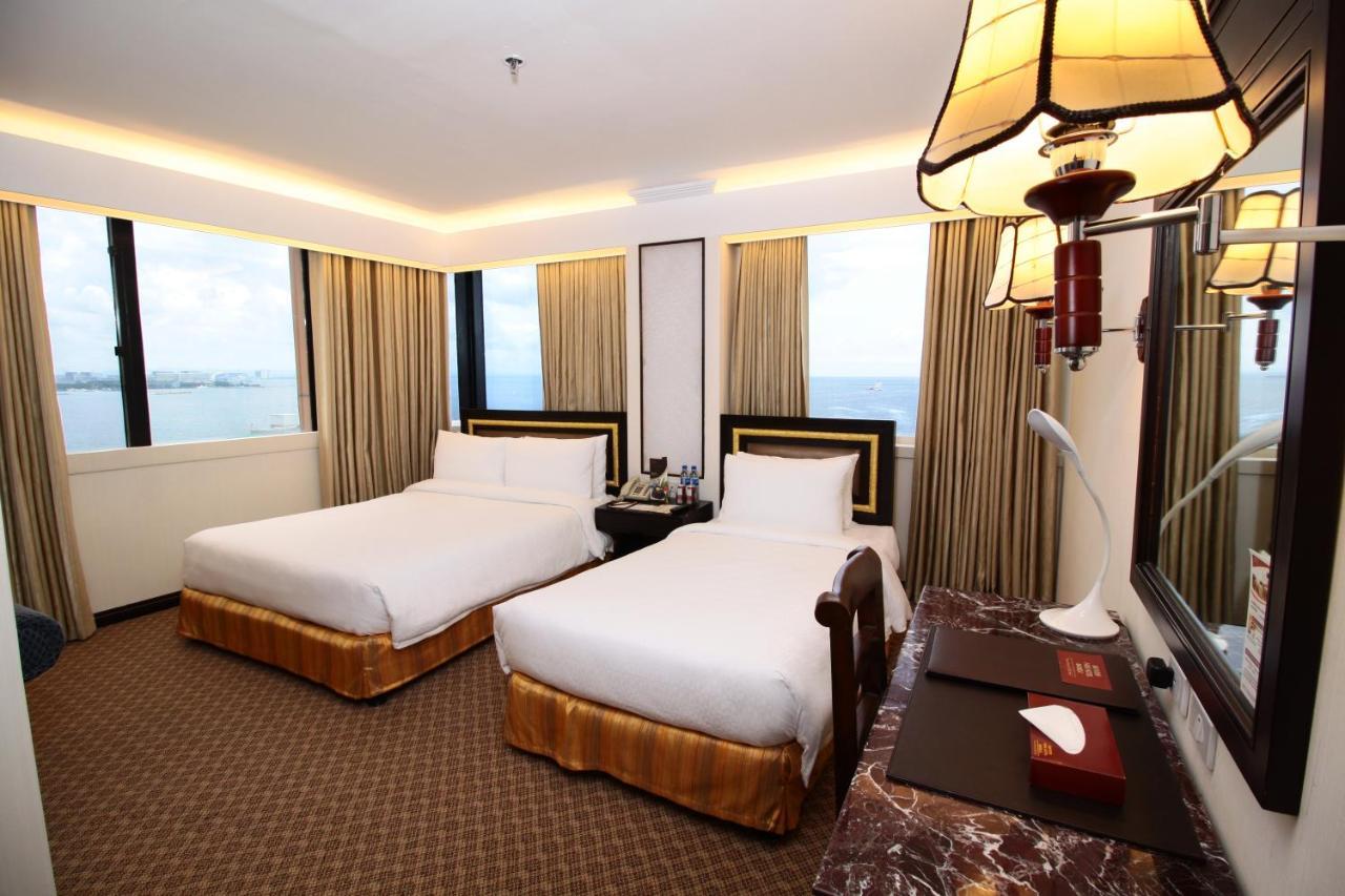 Bayview Park Hotel Манила Екстериор снимка