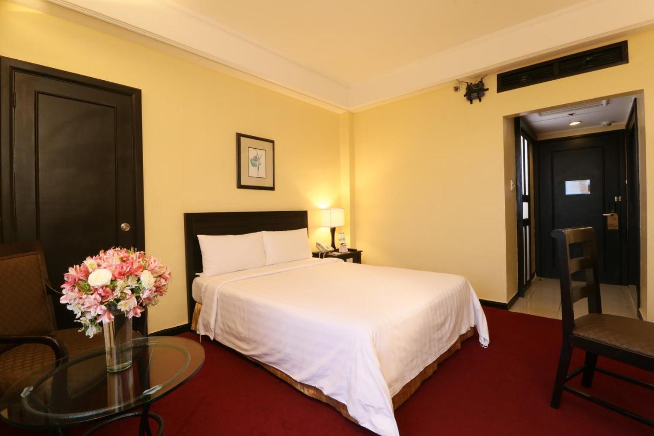 Bayview Park Hotel Манила Екстериор снимка