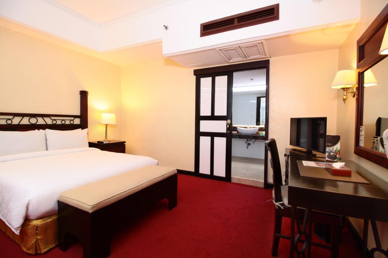 Bayview Park Hotel Манила Екстериор снимка