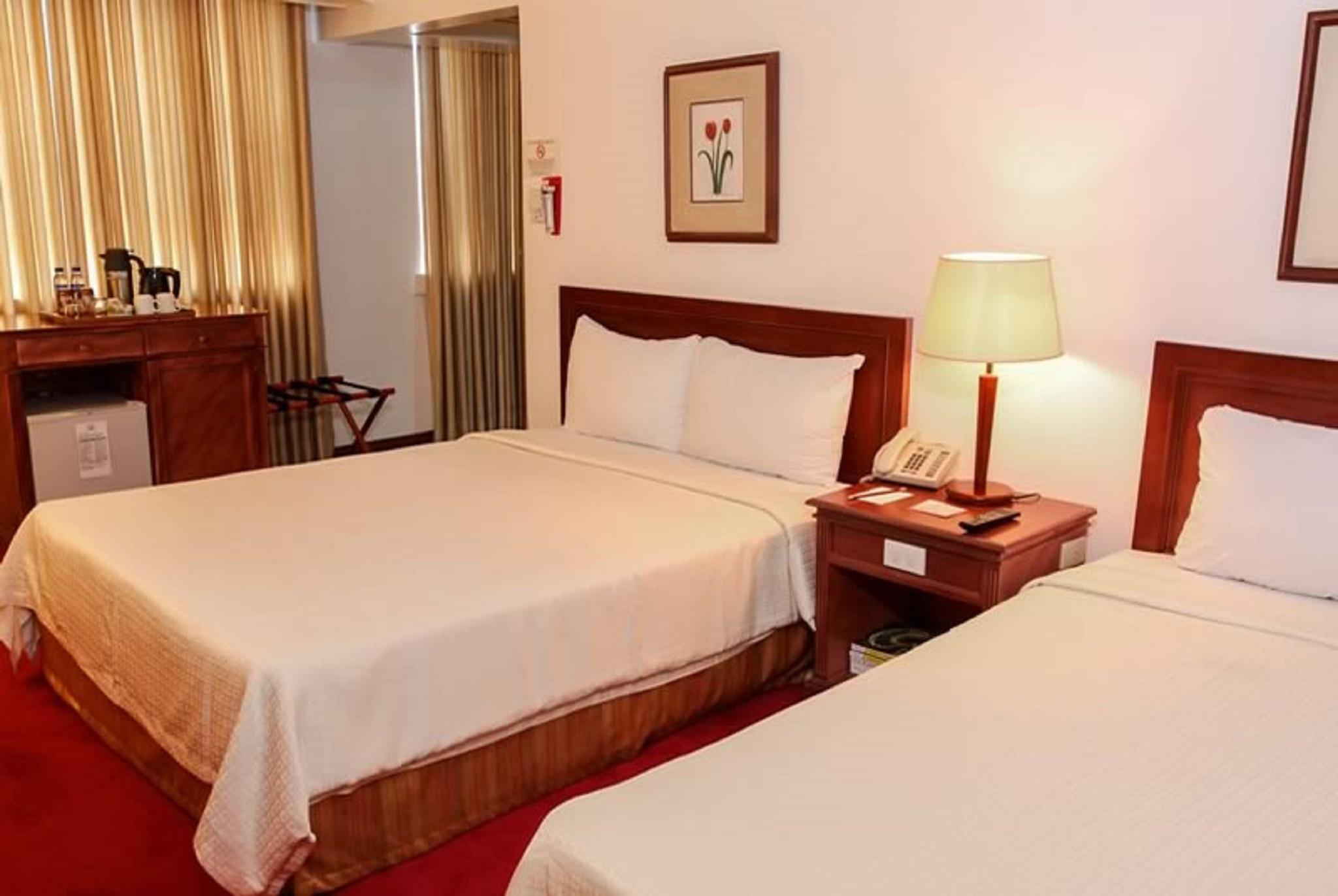 Bayview Park Hotel Манила Екстериор снимка