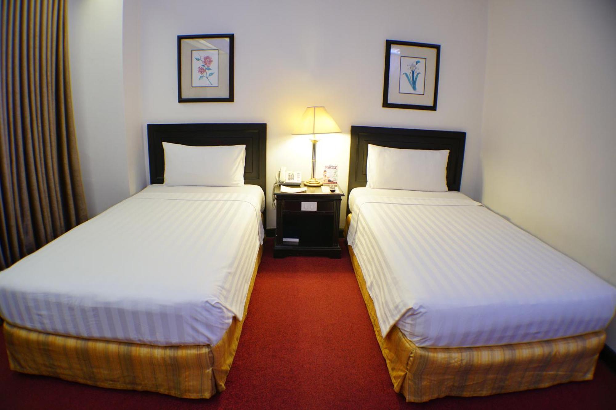 Bayview Park Hotel Манила Екстериор снимка