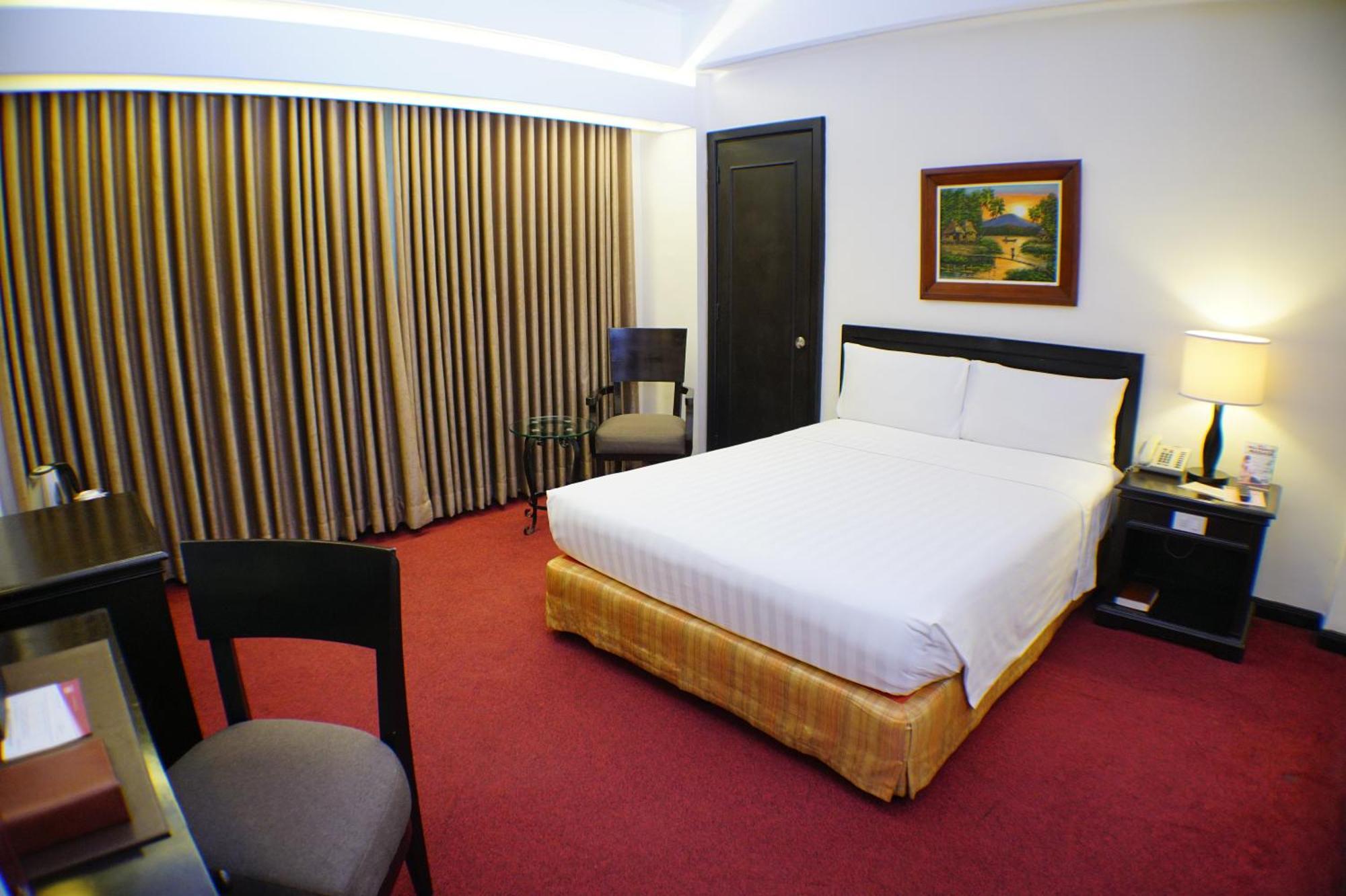 Bayview Park Hotel Манила Екстериор снимка