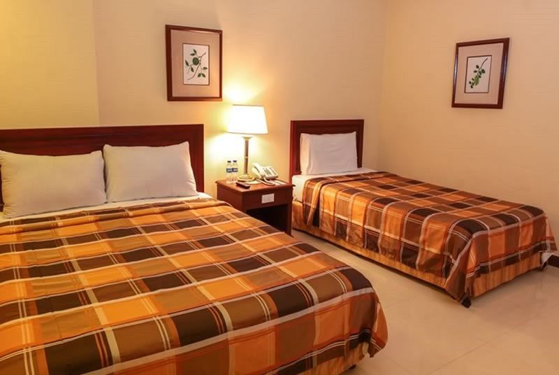 Bayview Park Hotel Манила Екстериор снимка