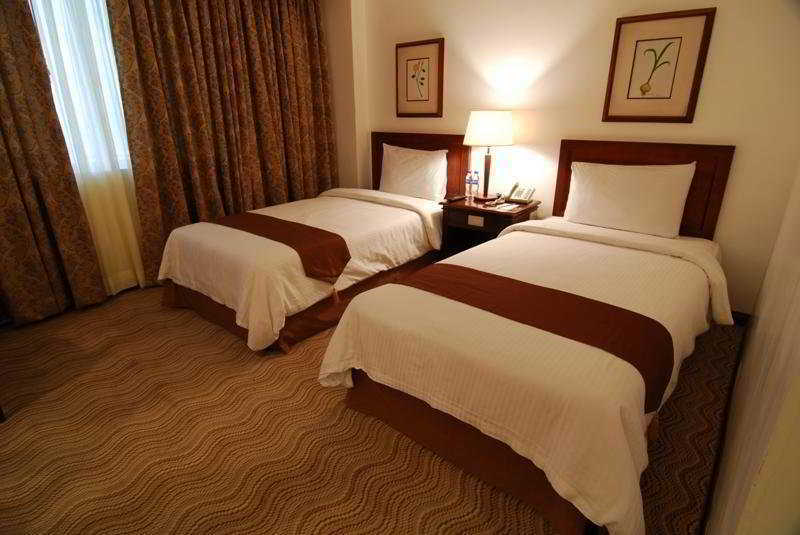 Bayview Park Hotel Манила Екстериор снимка
